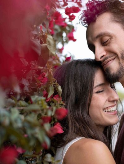 hermosa-pareja-mostrando-amor-al-otro_23_11zon